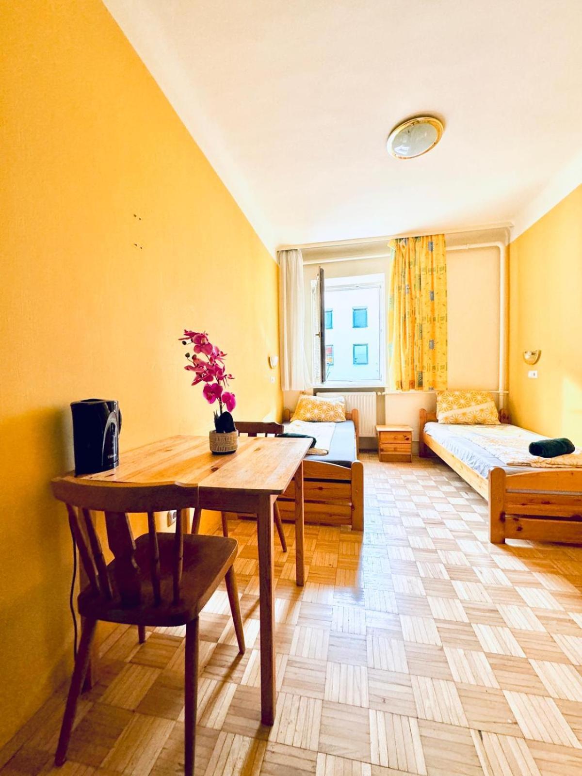 Affordable Central Rooms, 10-Min To Lugner City Wien Ngoại thất bức ảnh